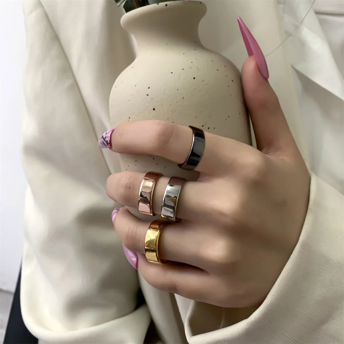 Trendy Magnetic Health Rings for Men and Women - Stylish Jewelry for Weight Loss and Wellness